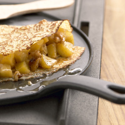 Chasseur Cast Iron Crêpe Pan with Tools